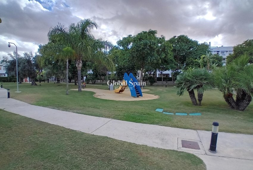 Wiederverkauf - WOHNUNG -
ALHAMA DE MURCIA