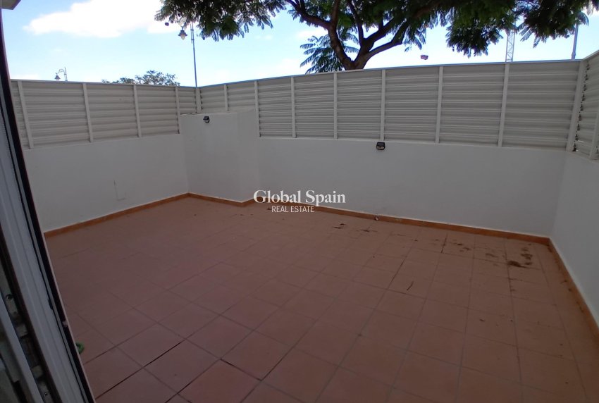 Wiederverkauf - WOHNUNG -
ALHAMA DE MURCIA