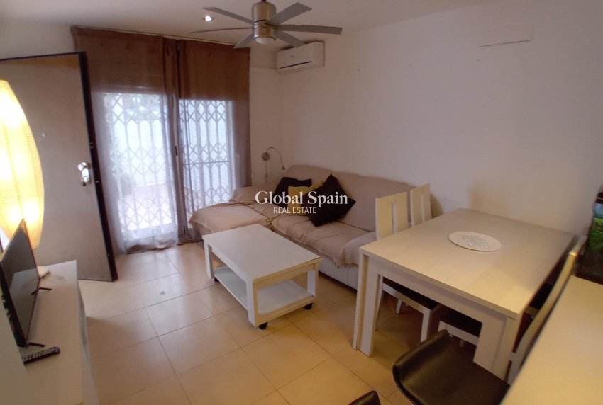 Wiederverkauf - WOHNUNG -
ALHAMA DE MURCIA