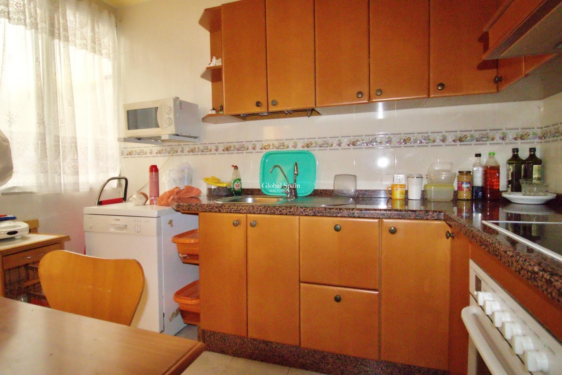 Wiederverkauf - WOHNUNG -
ALICANTE - BENALÚA