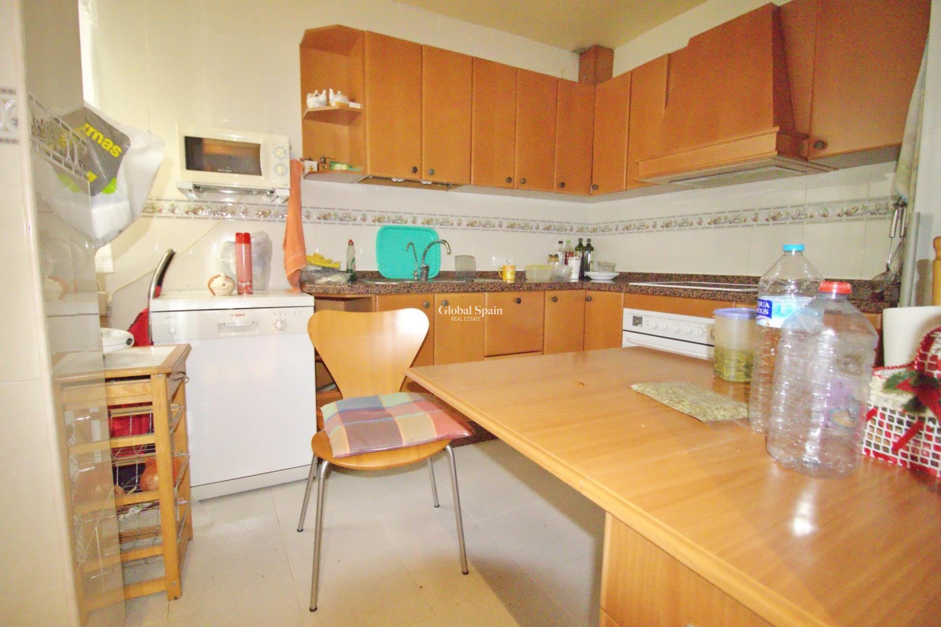 Wiederverkauf - WOHNUNG -
ALICANTE - BENALÚA