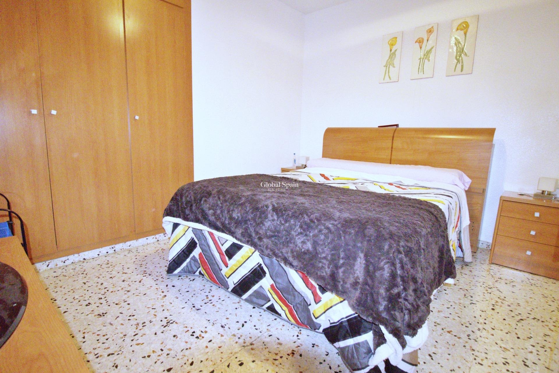 Wiederverkauf - WOHNUNG -
ALICANTE - BENALÚA