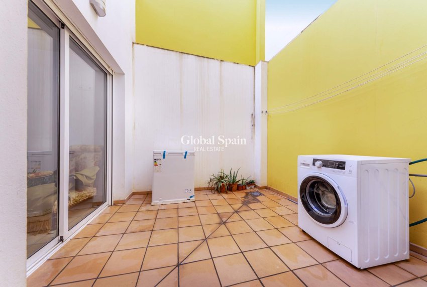 Wiederverkauf - WOHNUNG -
ALICANTE - CAROLINAS