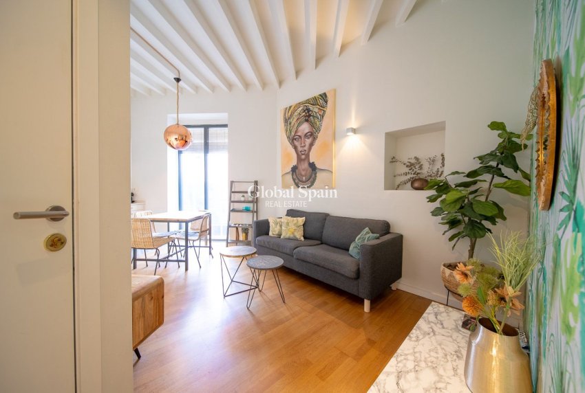 Wiederverkauf - WOHNUNG -
ALICANTE - Centro