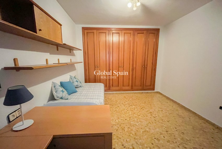 Wiederverkauf - WOHNUNG -
ALICANTE - Centro