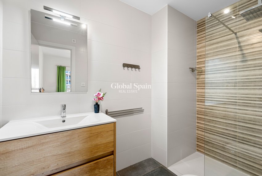 Wiederverkauf - WOHNUNG -
ALICANTE - Costa Blanca