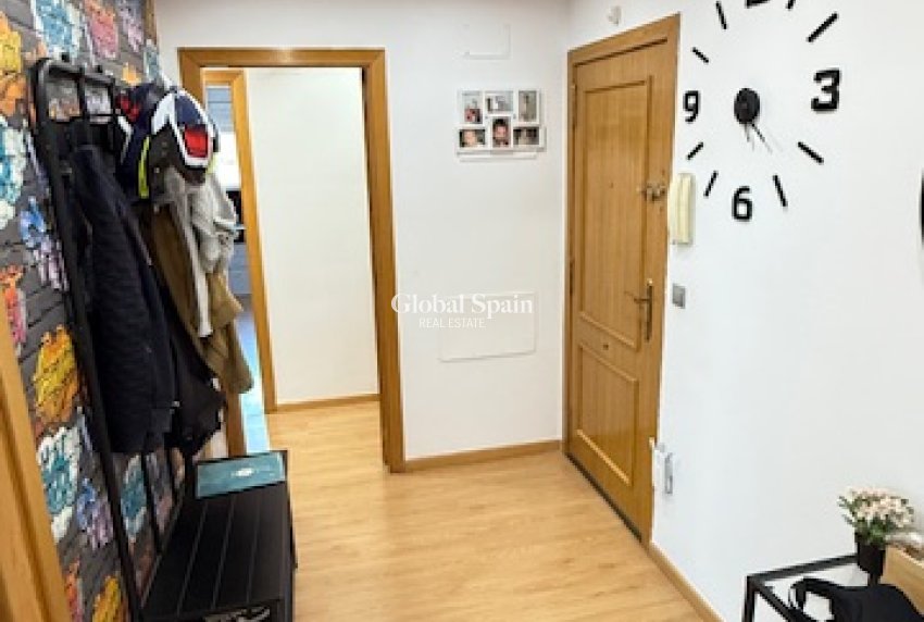 Wiederverkauf - WOHNUNG -
ALICANTE - Costa Blanca