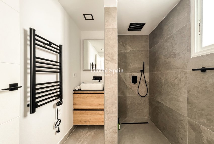 Wiederverkauf - WOHNUNG -
ALICANTE - Costa Blanca