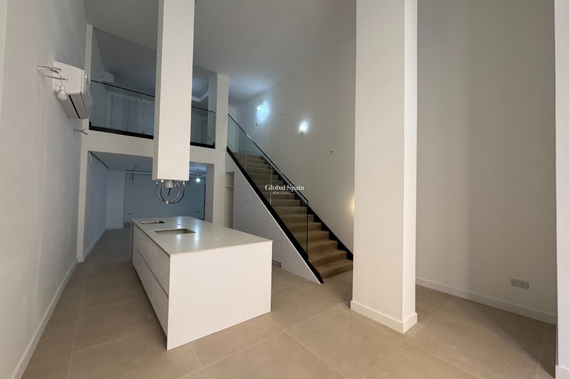 Wiederverkauf - WOHNUNG -
ALICANTE - Costa Blanca