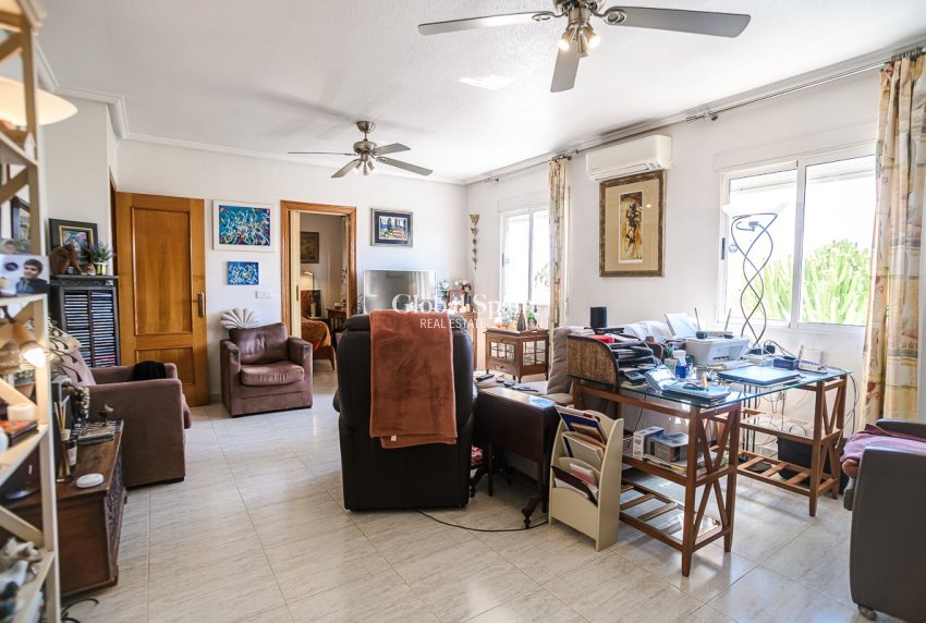 Wiederverkauf - WOHNUNG -
ALICANTE - La Florida