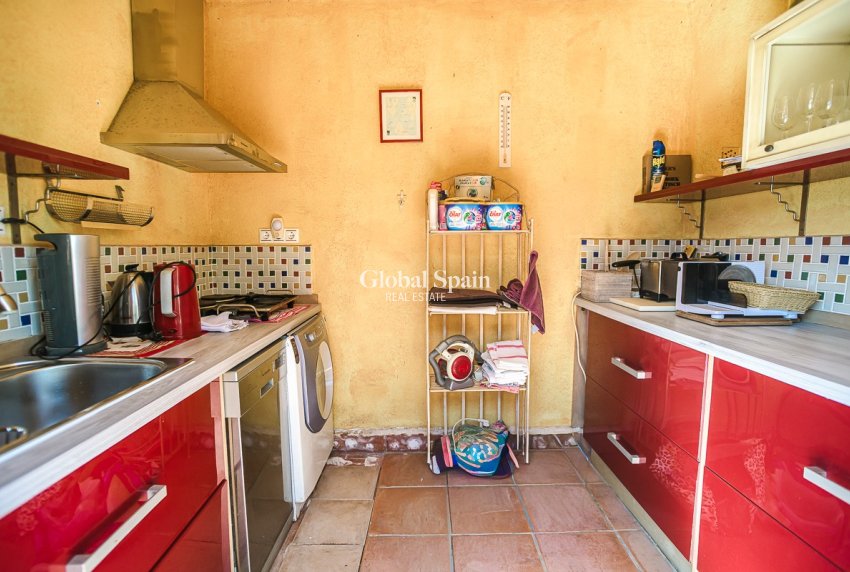 Wiederverkauf - WOHNUNG -
ALICANTE - La Florida