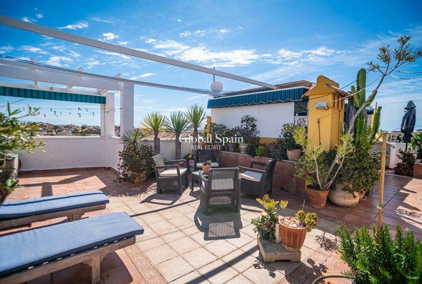 Wiederverkauf - WOHNUNG -
ALICANTE - La Florida