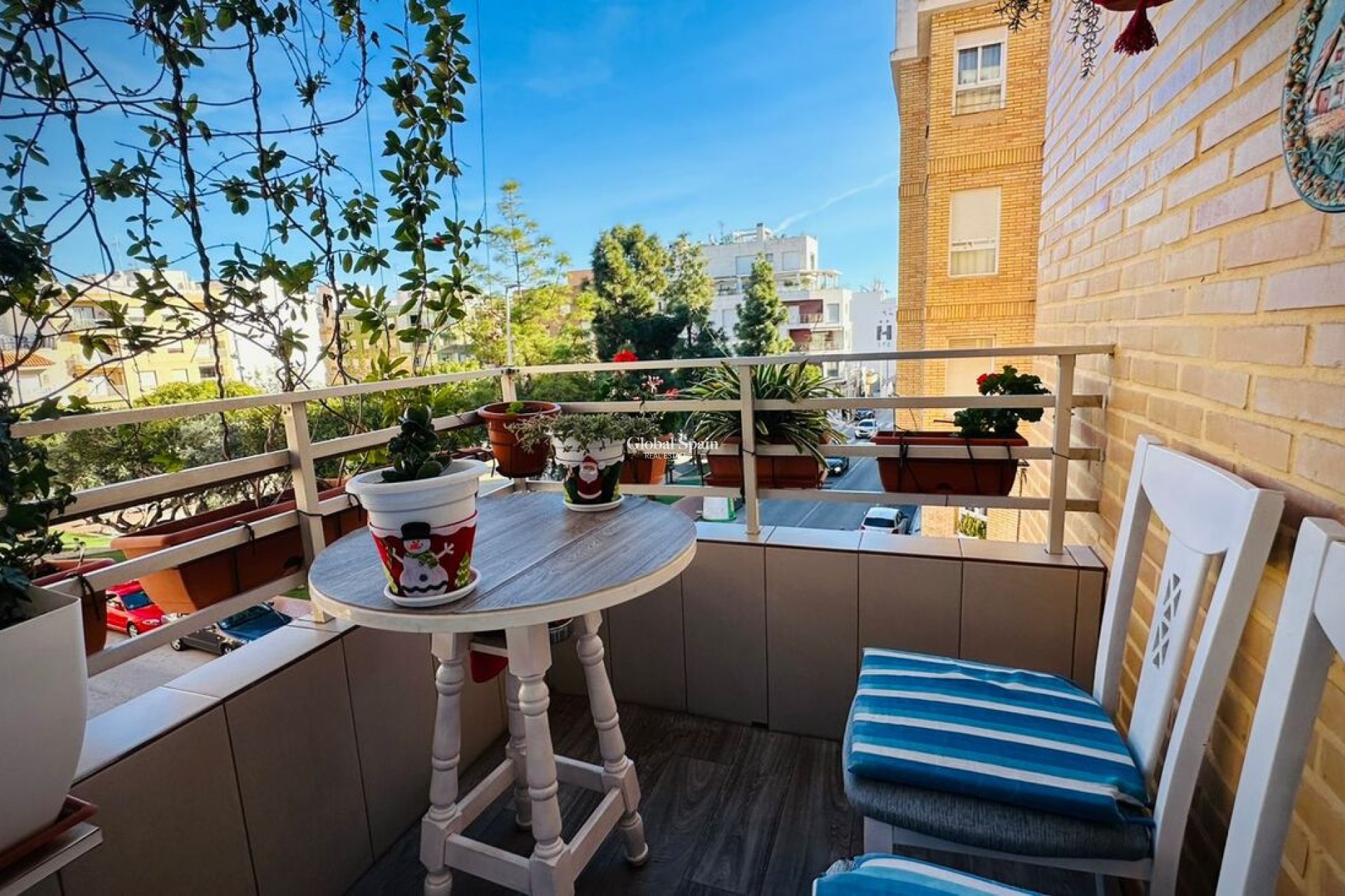 Wiederverkauf - WOHNUNG -
ALICANTE - Las Viñas