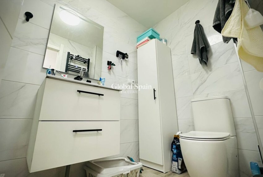 Wiederverkauf - WOHNUNG -
ALICANTE - Las Viñas