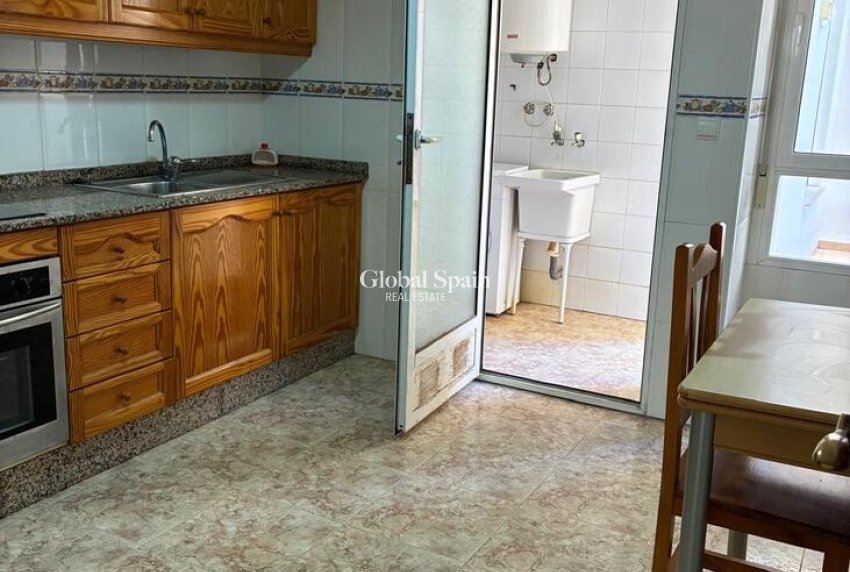 Wiederverkauf - WOHNUNG -
ALMORADÍ - Costa Blanca