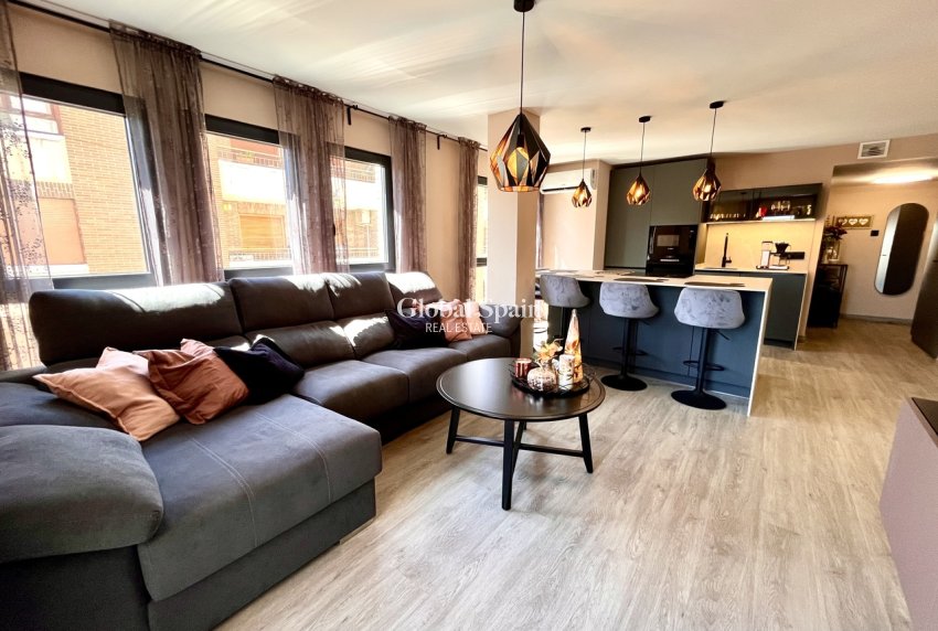 Wiederverkauf - WOHNUNG -
ALMORADÍ - Inland