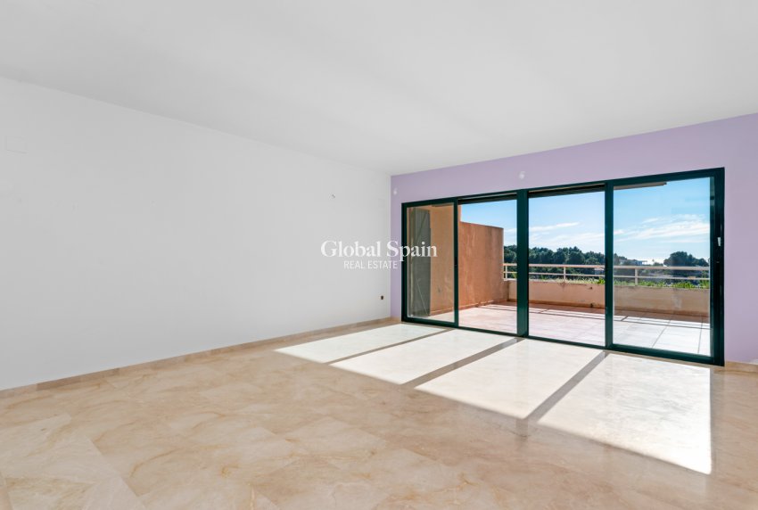 Wiederverkauf - Wohnung -
ALTEA - ALTEA HILLS