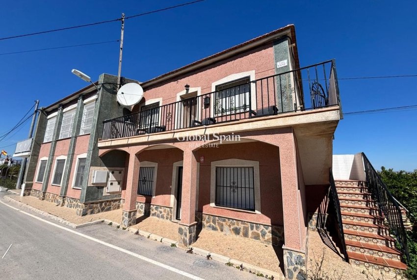 Wiederverkauf - WOHNUNG -
BENEJÚZAR - Inland