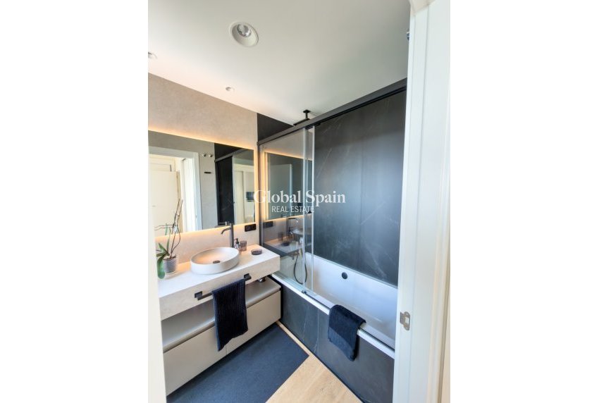 Wiederverkauf - WOHNUNG -
BENIDORM - Costa Blanca