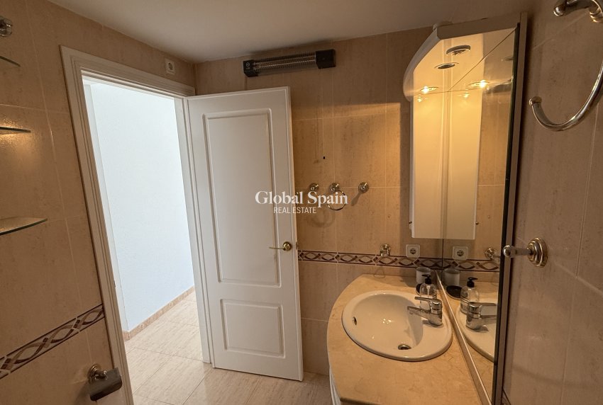 Wiederverkauf - WOHNUNG -
BENIDORM - Costa Blanca