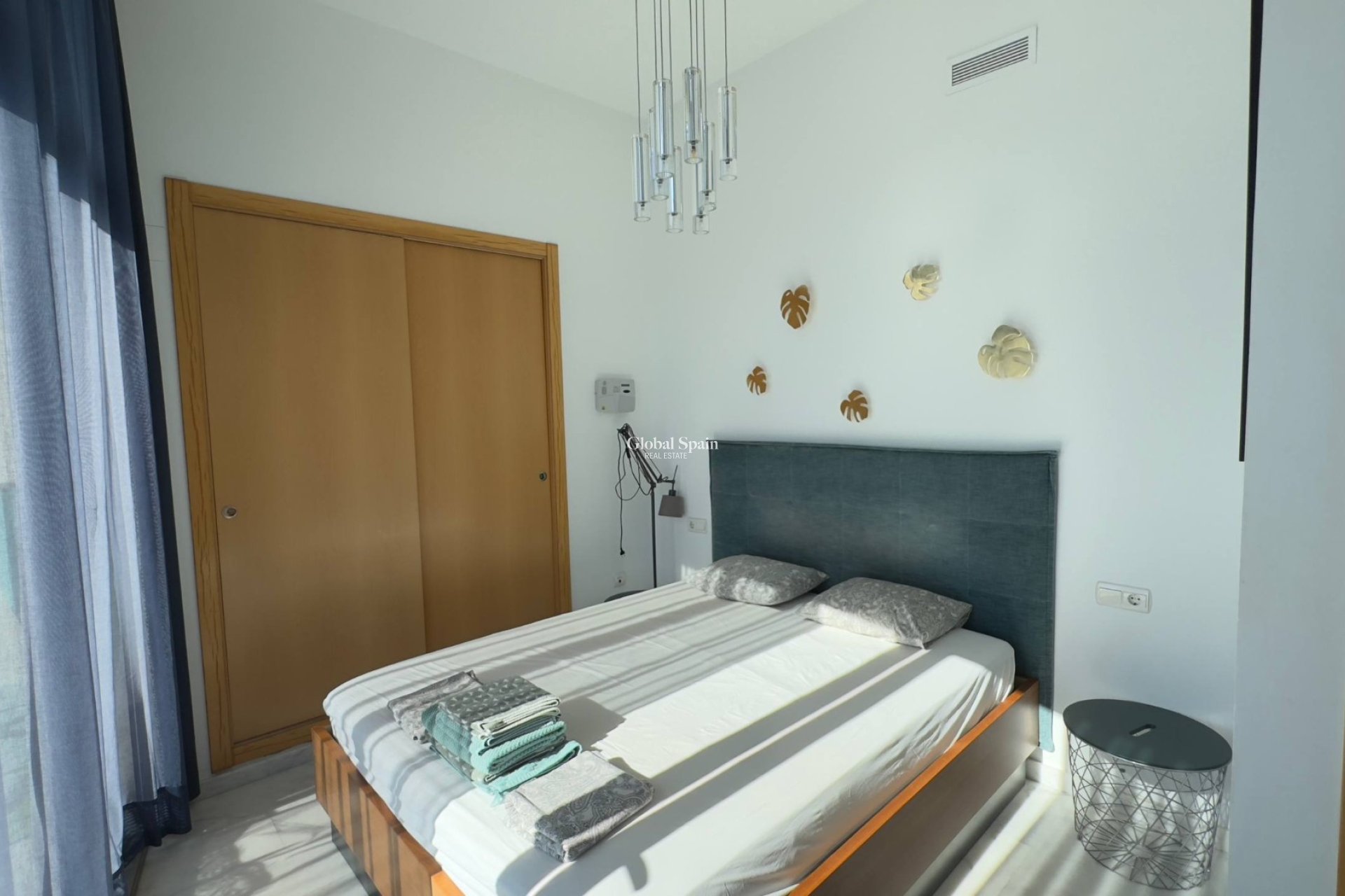 Wiederverkauf - WOHNUNG -
BENIDORM - Levante