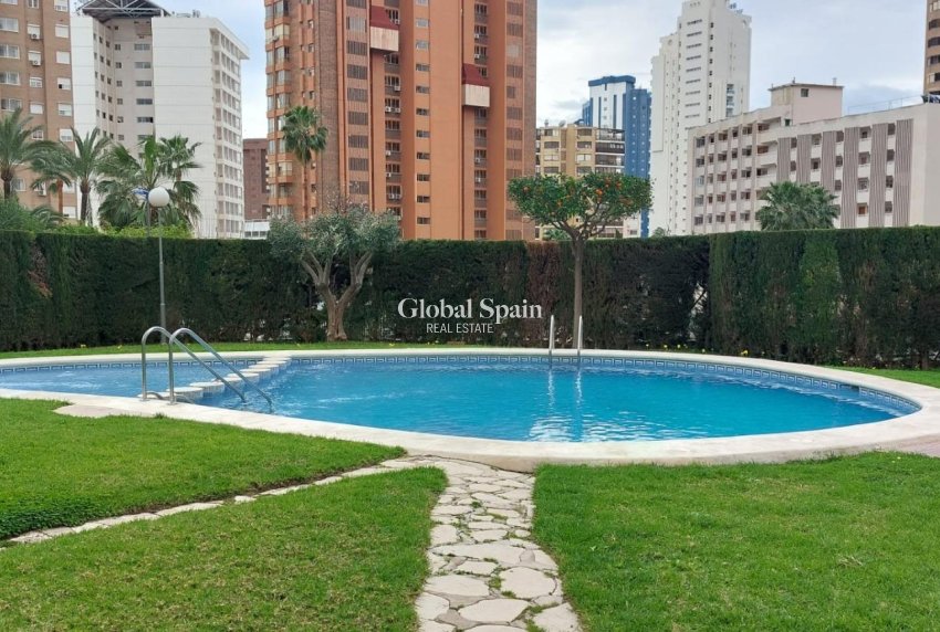 Wiederverkauf - WOHNUNG -
BENIDORM - Levante