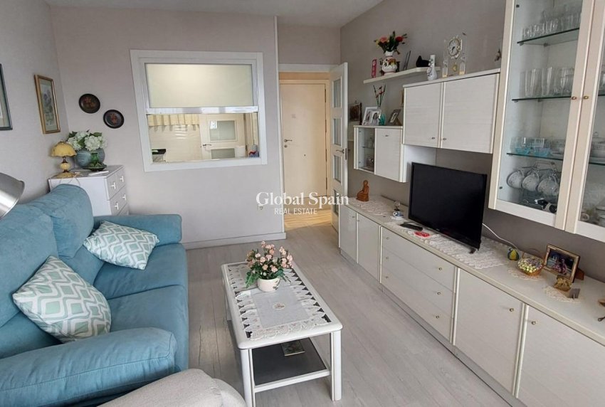 Wiederverkauf - WOHNUNG -
BENIDORM - Levante