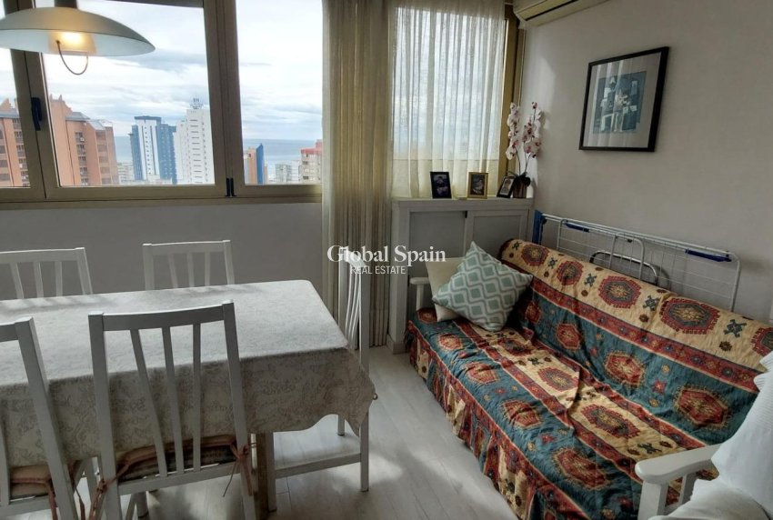 Wiederverkauf - WOHNUNG -
BENIDORM - Levante