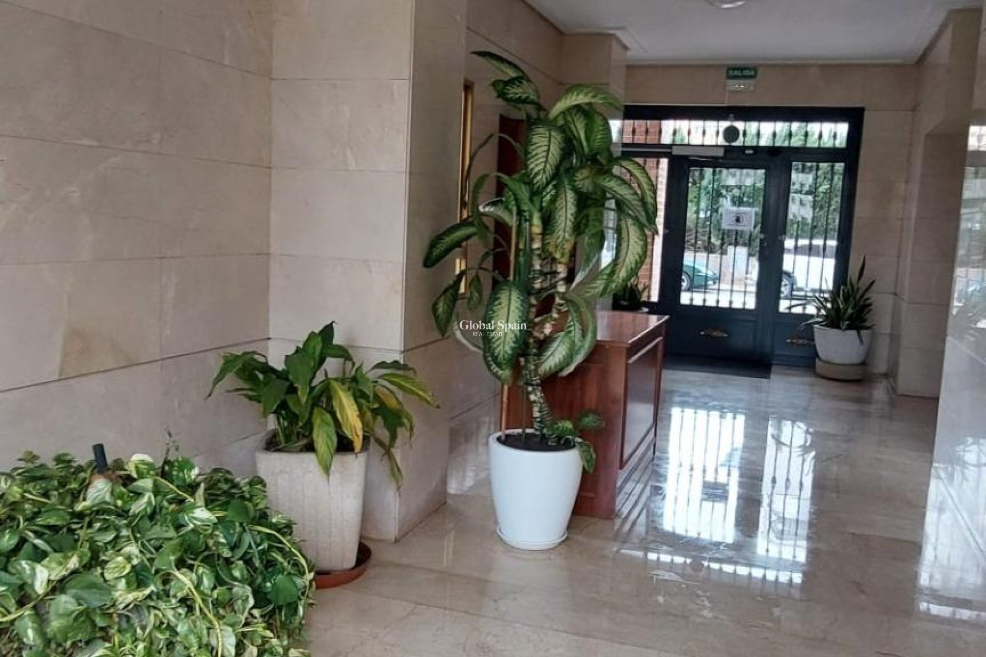 Wiederverkauf - WOHNUNG -
BENIDORM - Levante