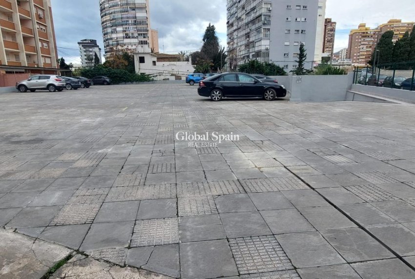 Wiederverkauf - WOHNUNG -
BENIDORM - Levante