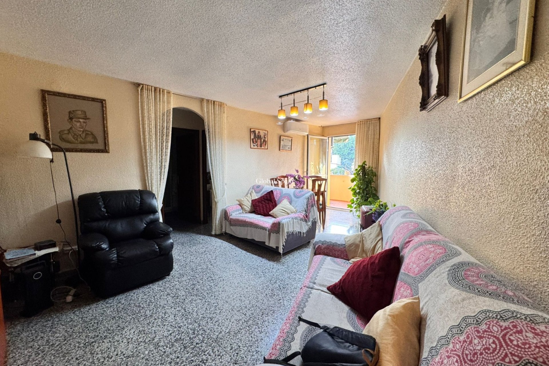 Wiederverkauf - WOHNUNG -
BENIDORM - Levante