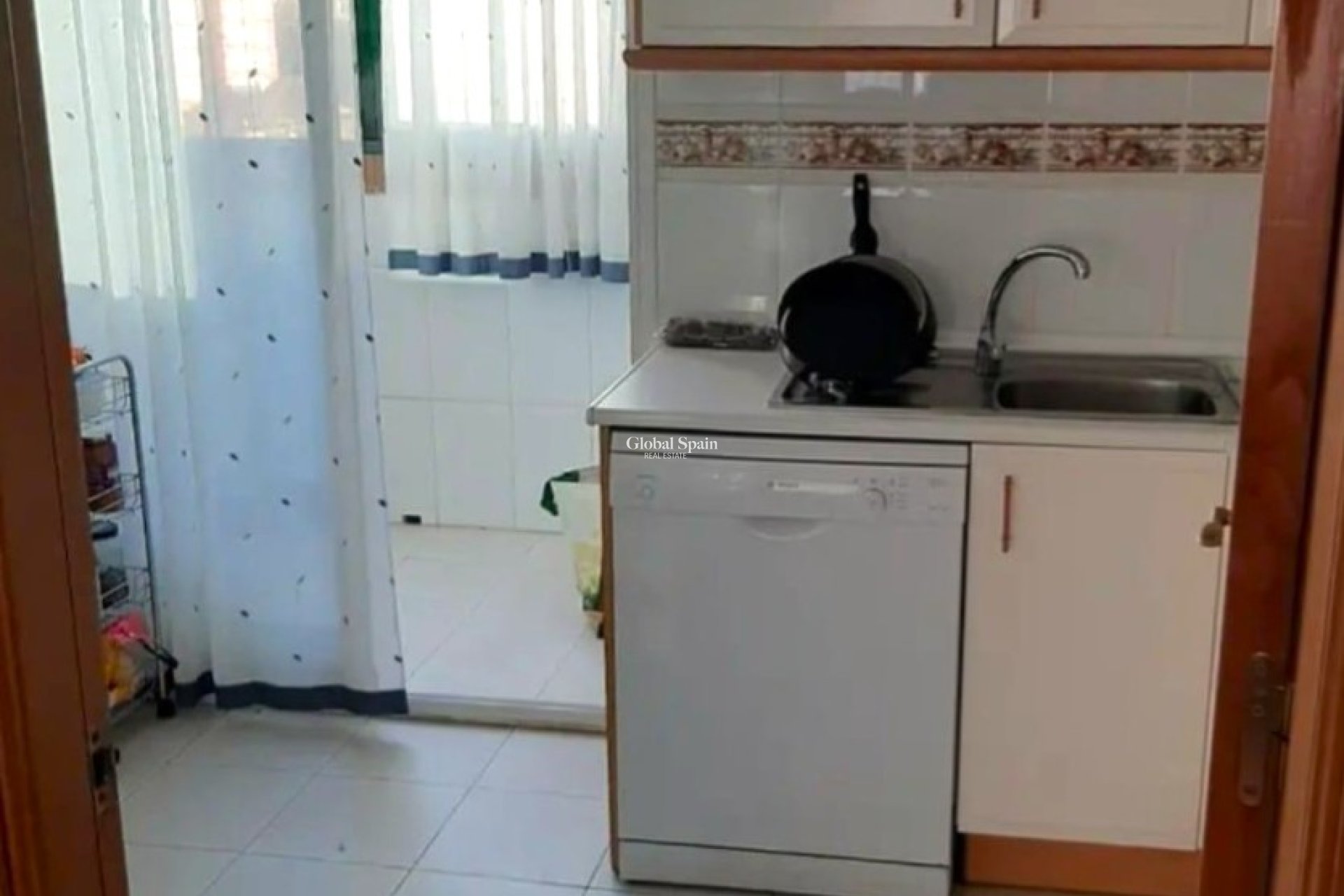 Wiederverkauf - WOHNUNG -
BENIDORM - Levante