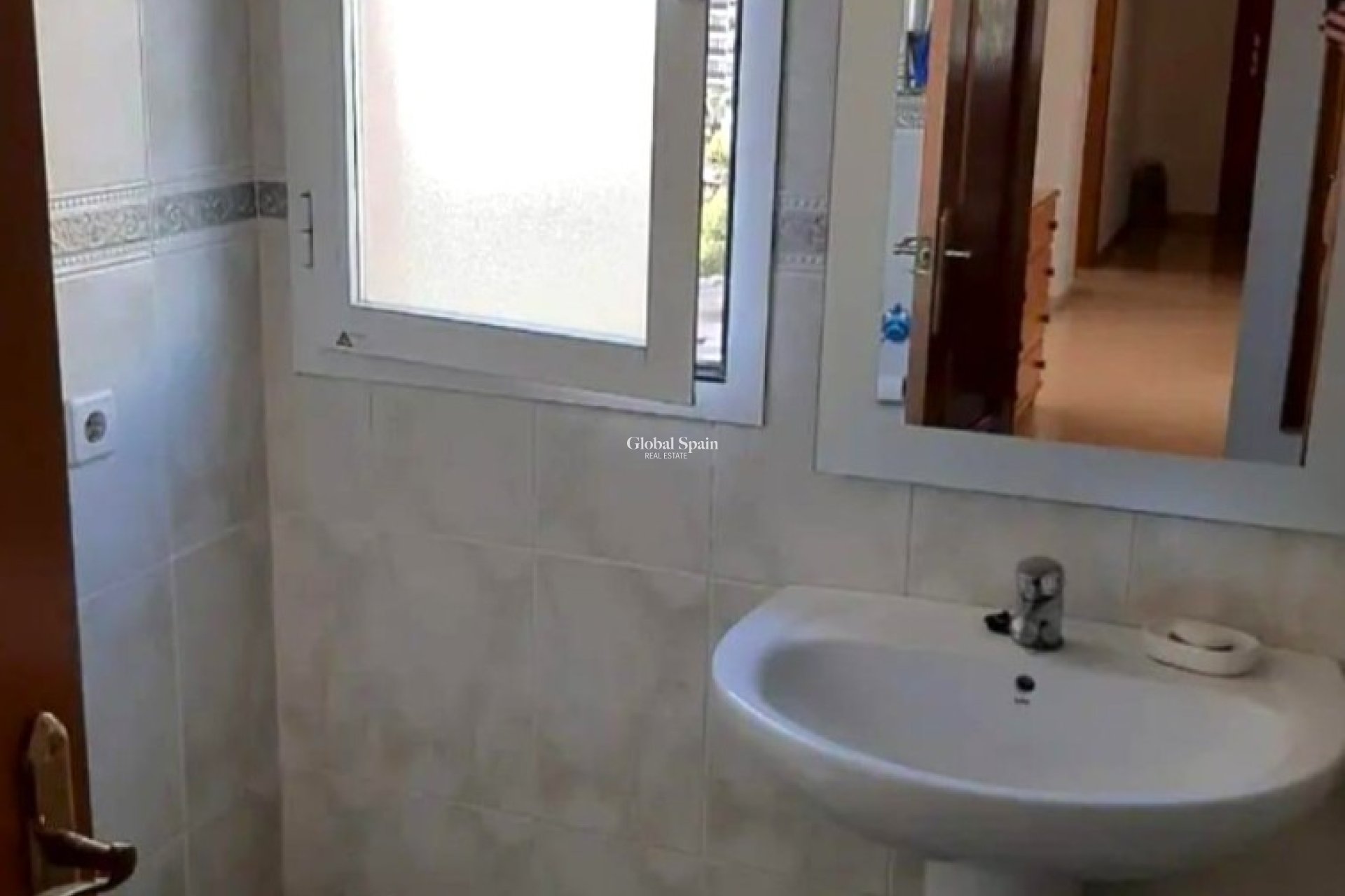 Wiederverkauf - WOHNUNG -
BENIDORM - Levante