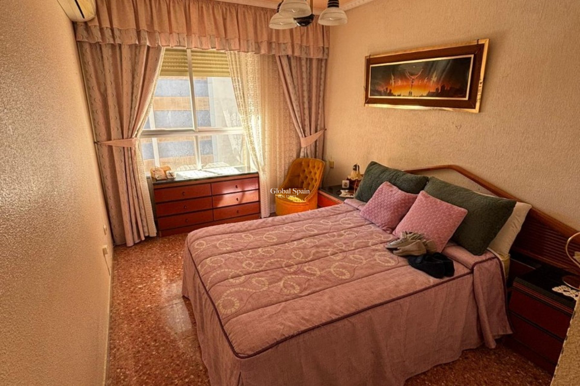 Wiederverkauf - WOHNUNG -
BENIDORM - Levante