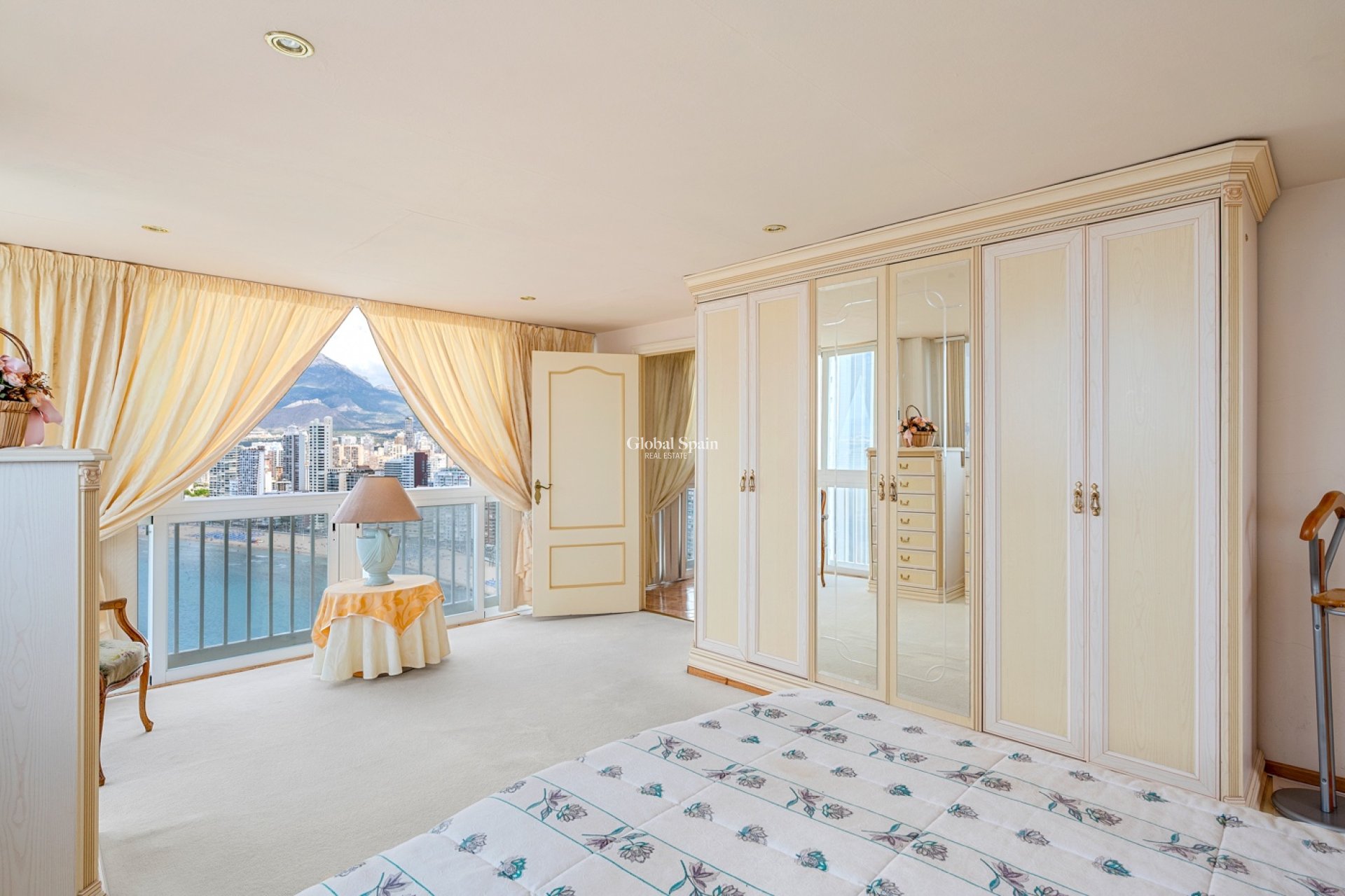 Wiederverkauf - WOHNUNG -
Benidorm - Levante