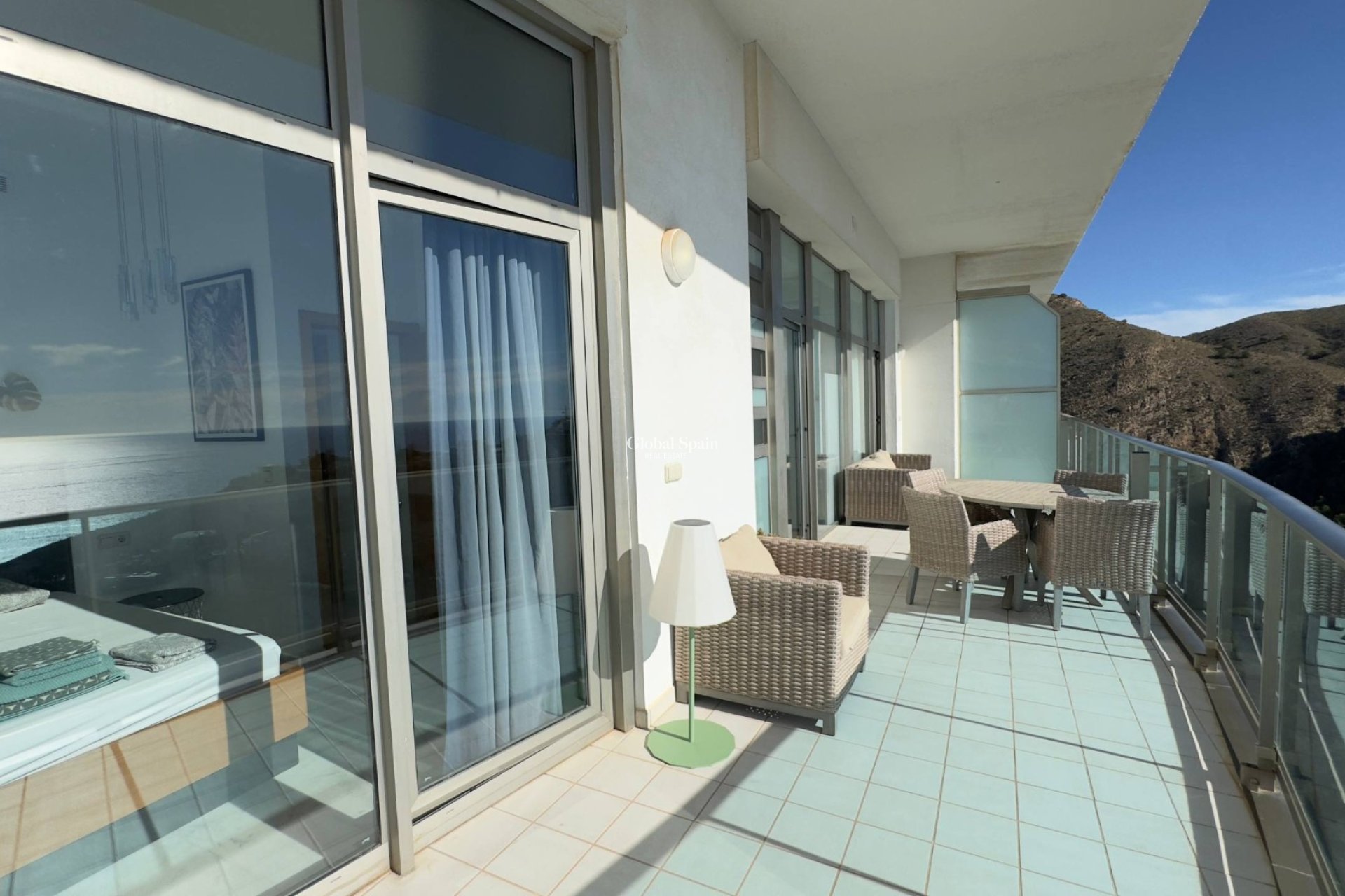 Wiederverkauf - WOHNUNG -
BENIDORM - Levante