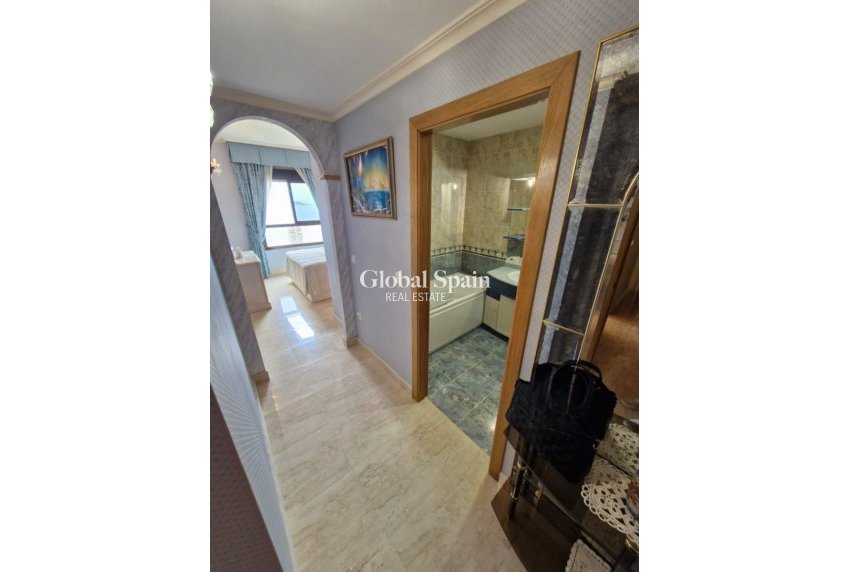 Wiederverkauf - Wohnung -
Benidorm - Levante