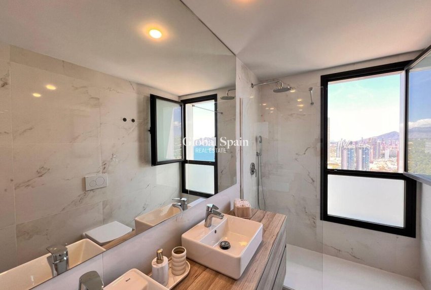 Wiederverkauf - WOHNUNG -
BENIDORM - Playa de Poniente