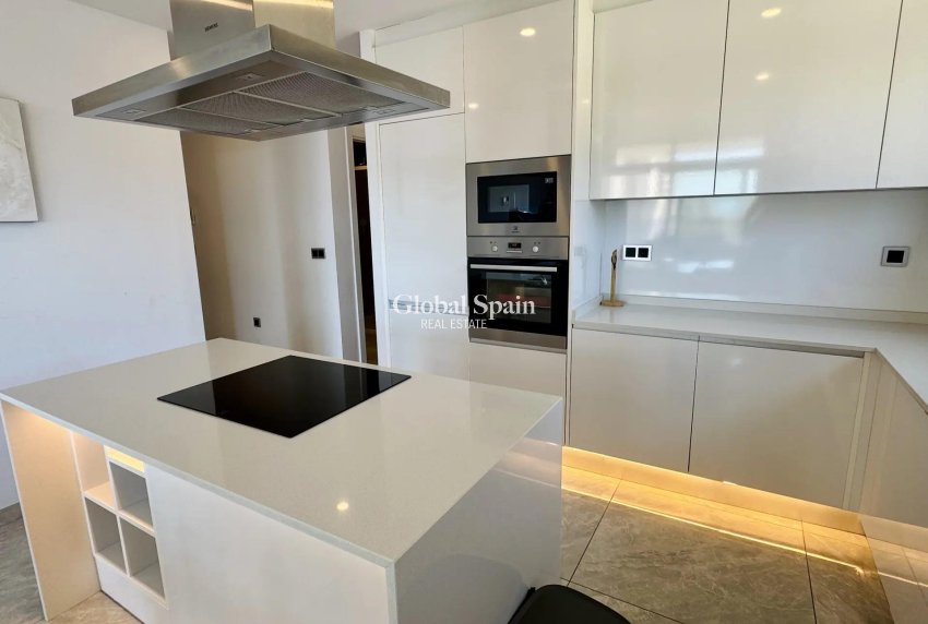 Wiederverkauf - WOHNUNG -
BENIDORM - Playa de Poniente