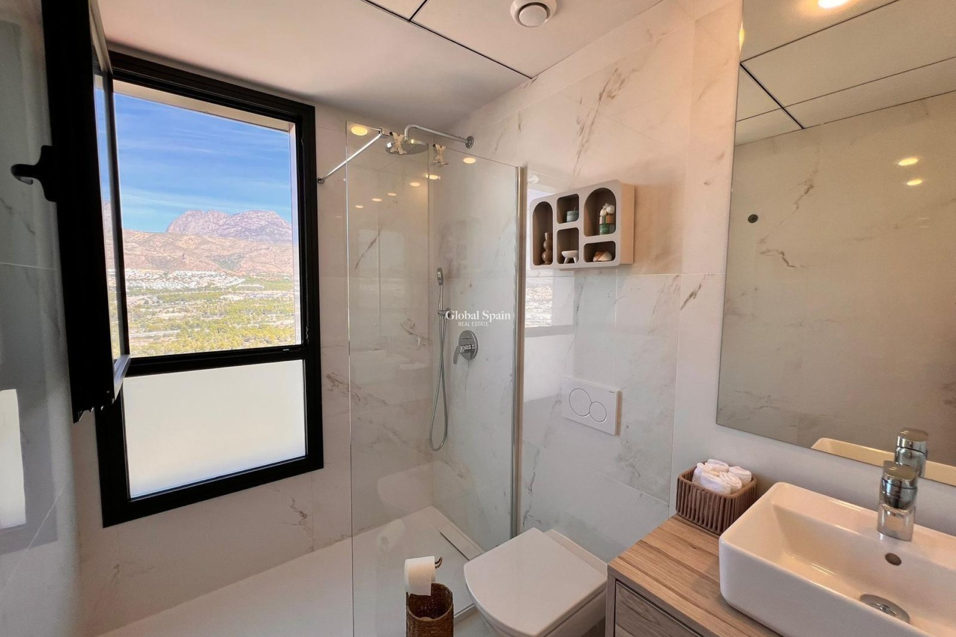 Wiederverkauf - WOHNUNG -
BENIDORM - Poniente