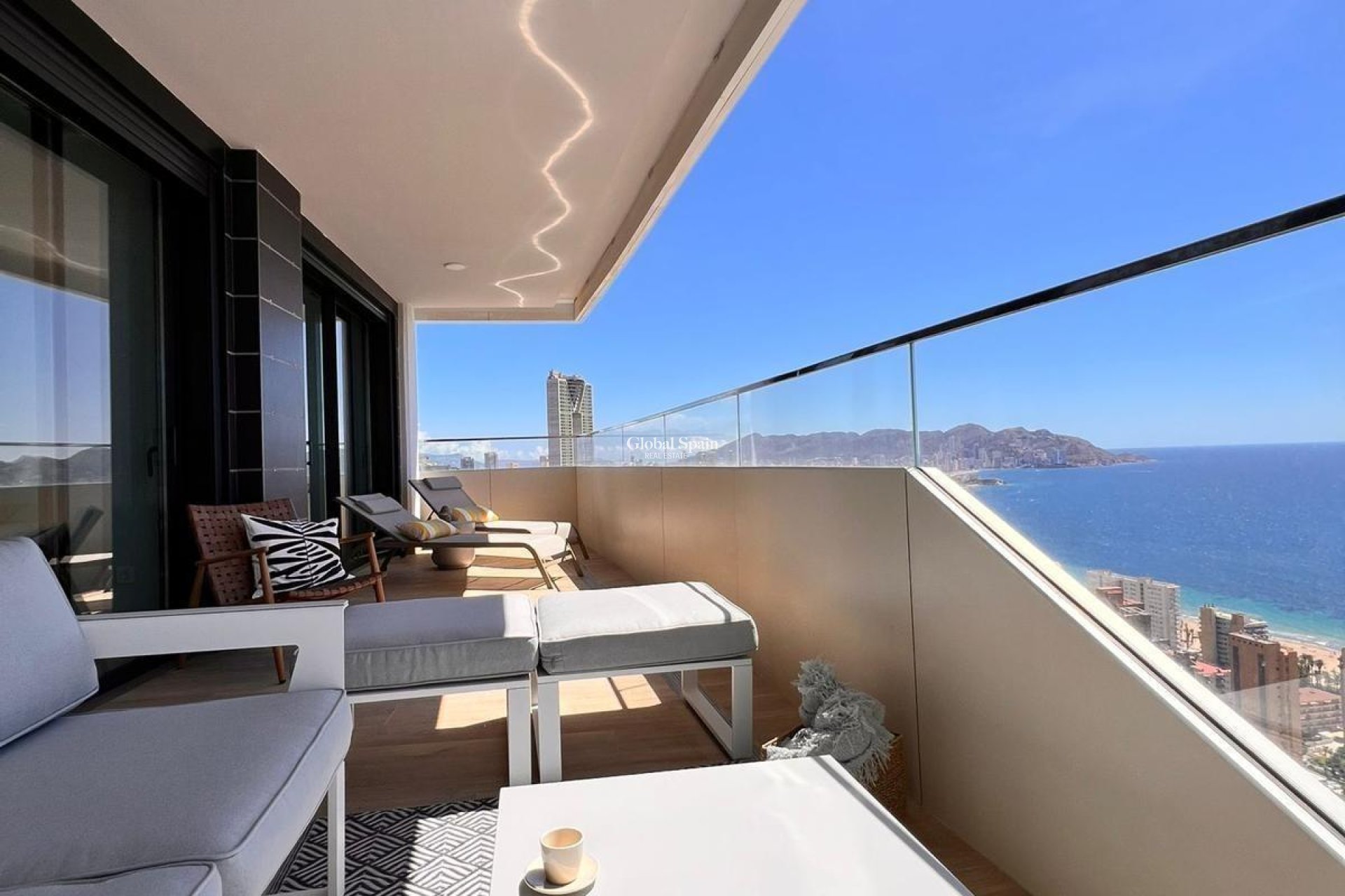 Wiederverkauf - WOHNUNG -
BENIDORM - Poniente