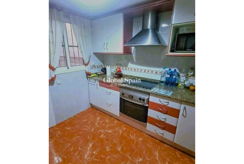 Wiederverkauf - Wohnung -
Benidorm - Zona de Poniente