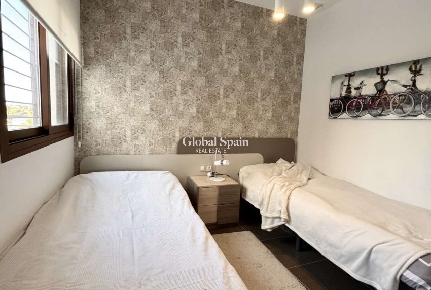 Wiederverkauf - WOHNUNG -
CABO ROIG - Costa Blanca