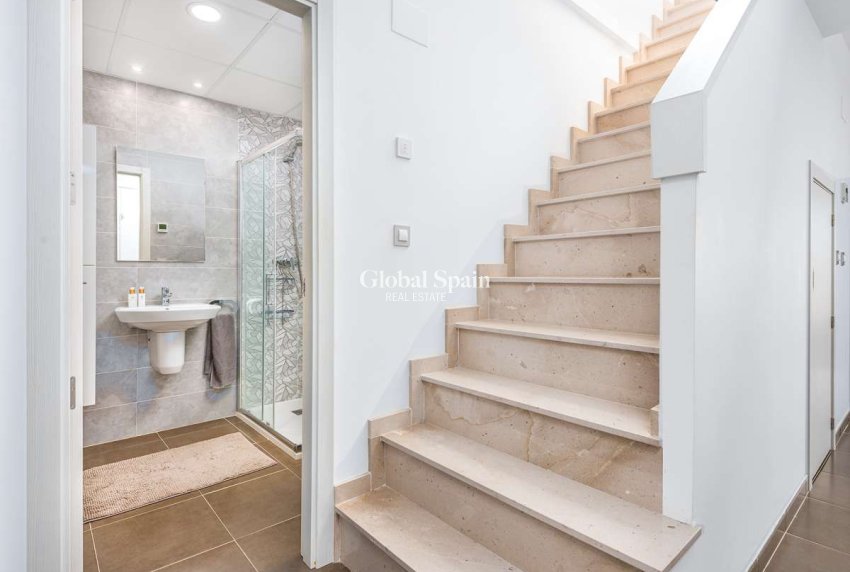 Wiederverkauf - WOHNUNG -
CABO ROIG - Costa Blanca