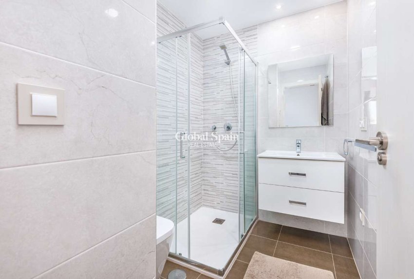 Wiederverkauf - WOHNUNG -
CABO ROIG - Costa Blanca