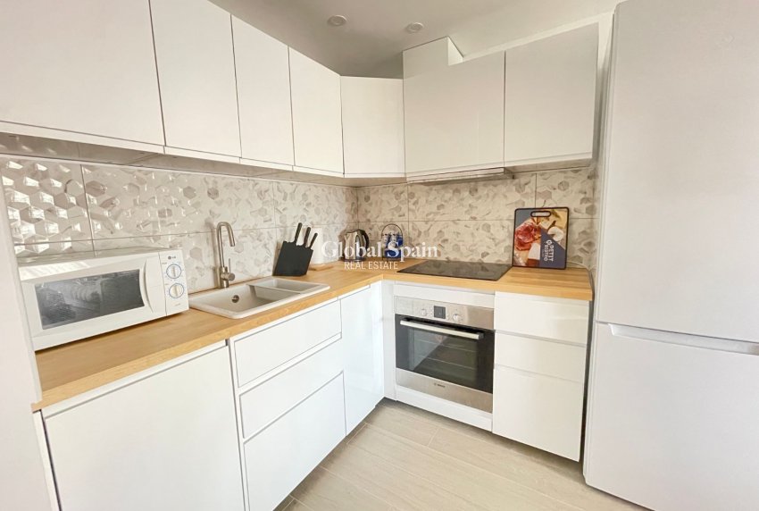 Wiederverkauf - WOHNUNG -
CABO ROIG - Costa Blanca