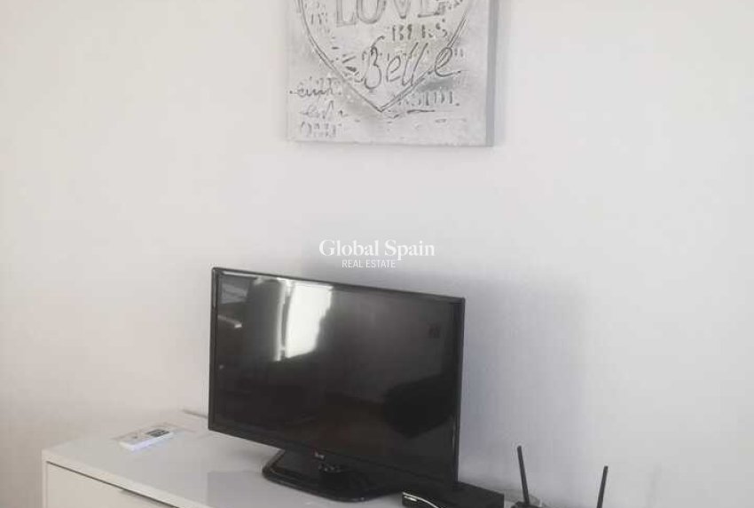 Wiederverkauf - WOHNUNG -
CABO ROIG - Costa Blanca