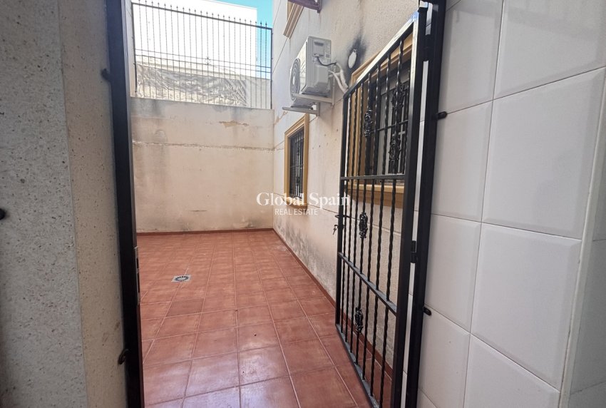 Wiederverkauf - WOHNUNG -
CABO ROIG - Costa Blanca