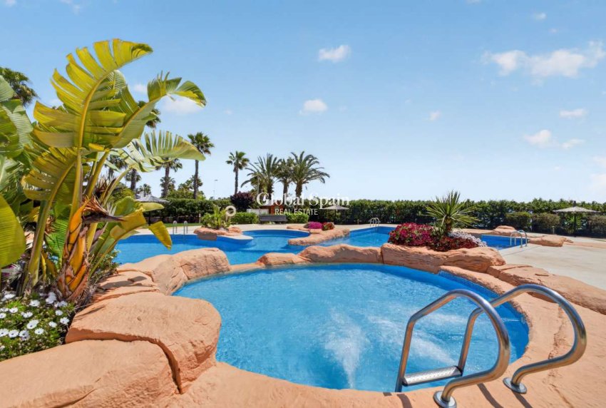 Wiederverkauf - WOHNUNG -
CABO ROIG - Costa Blanca