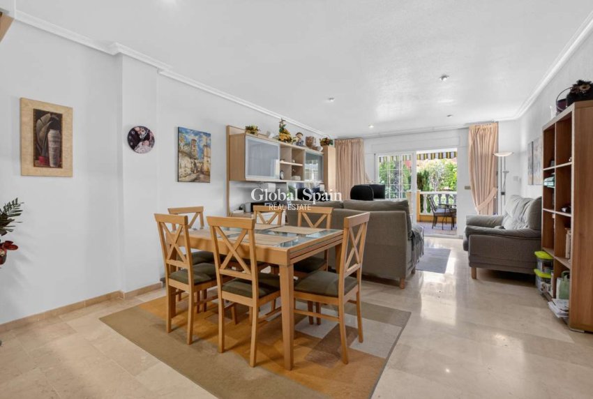 Wiederverkauf - WOHNUNG -
CABO ROIG - Costa Blanca